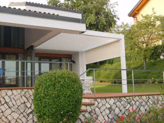 OPERA con tenda laterale RASO