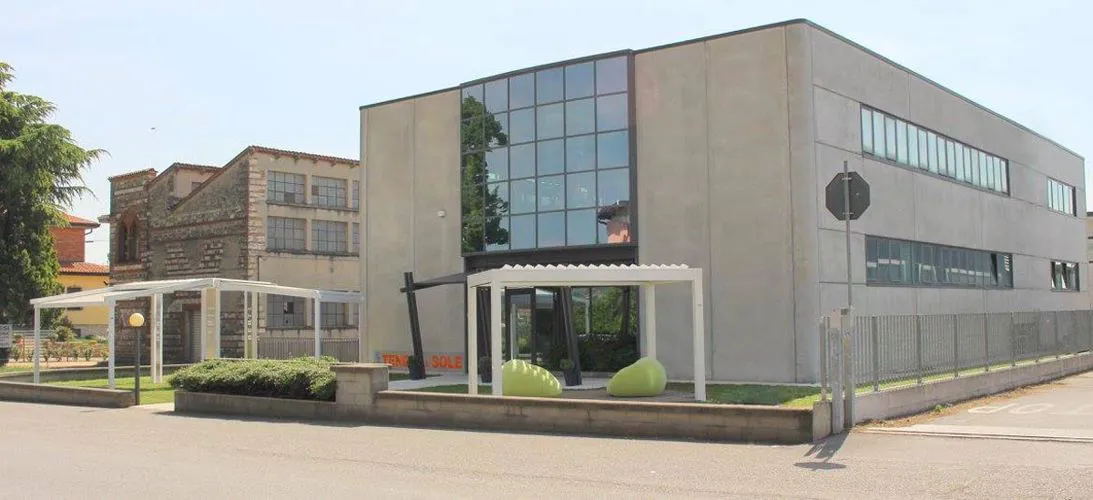 Immagine la storia berti tende